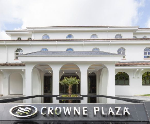 New Crowne Plaza hotel in Beaconsfield