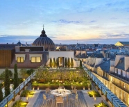 New Paris hotel opens