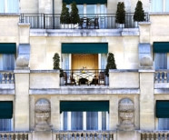 Paris hotel undergoes renovation